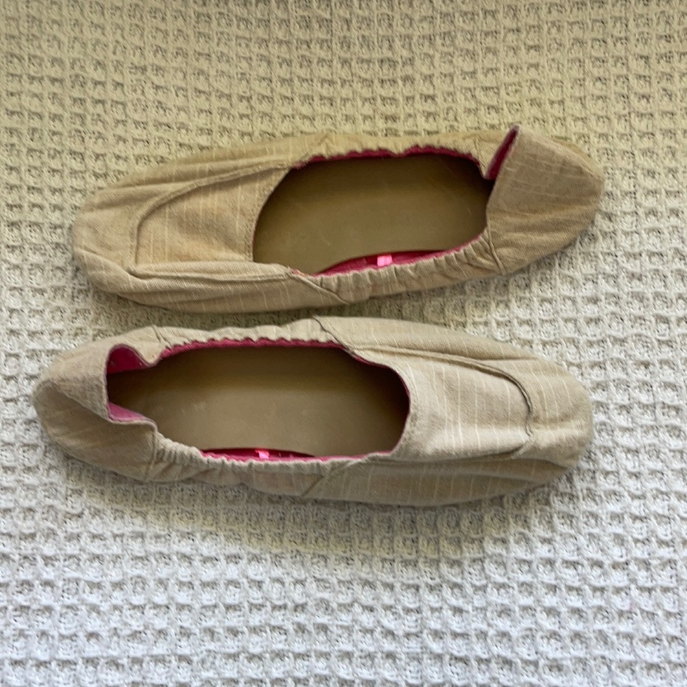 Size 6 1/2 beige slip on shoes